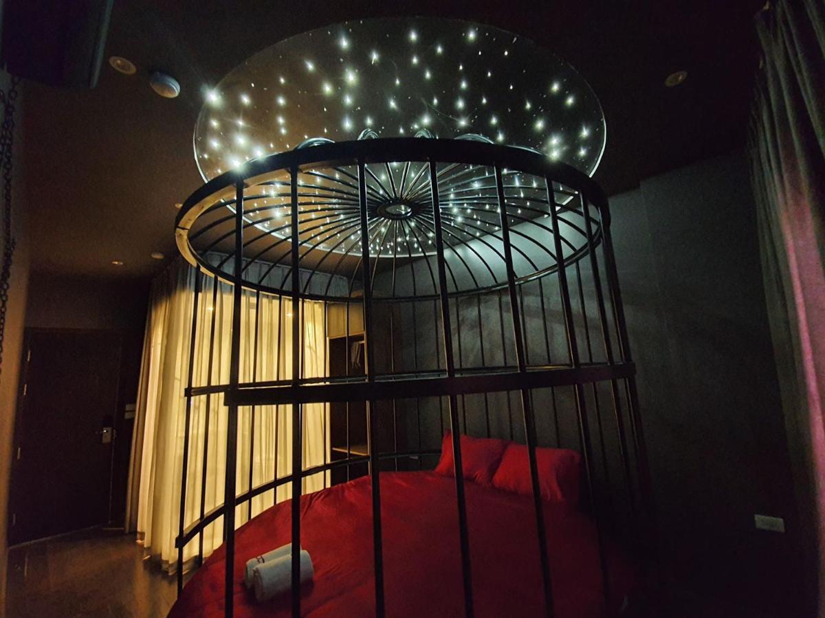 Love hotel 69 Boutique *