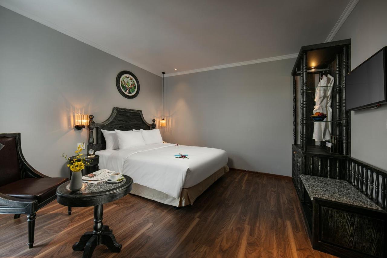 Hotel Shining &
