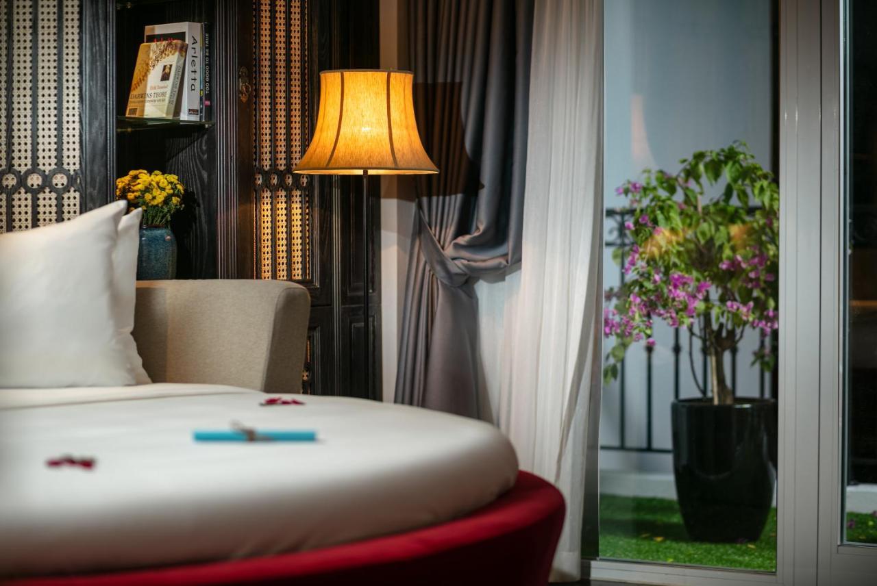 Hotel Shining & Hanoi