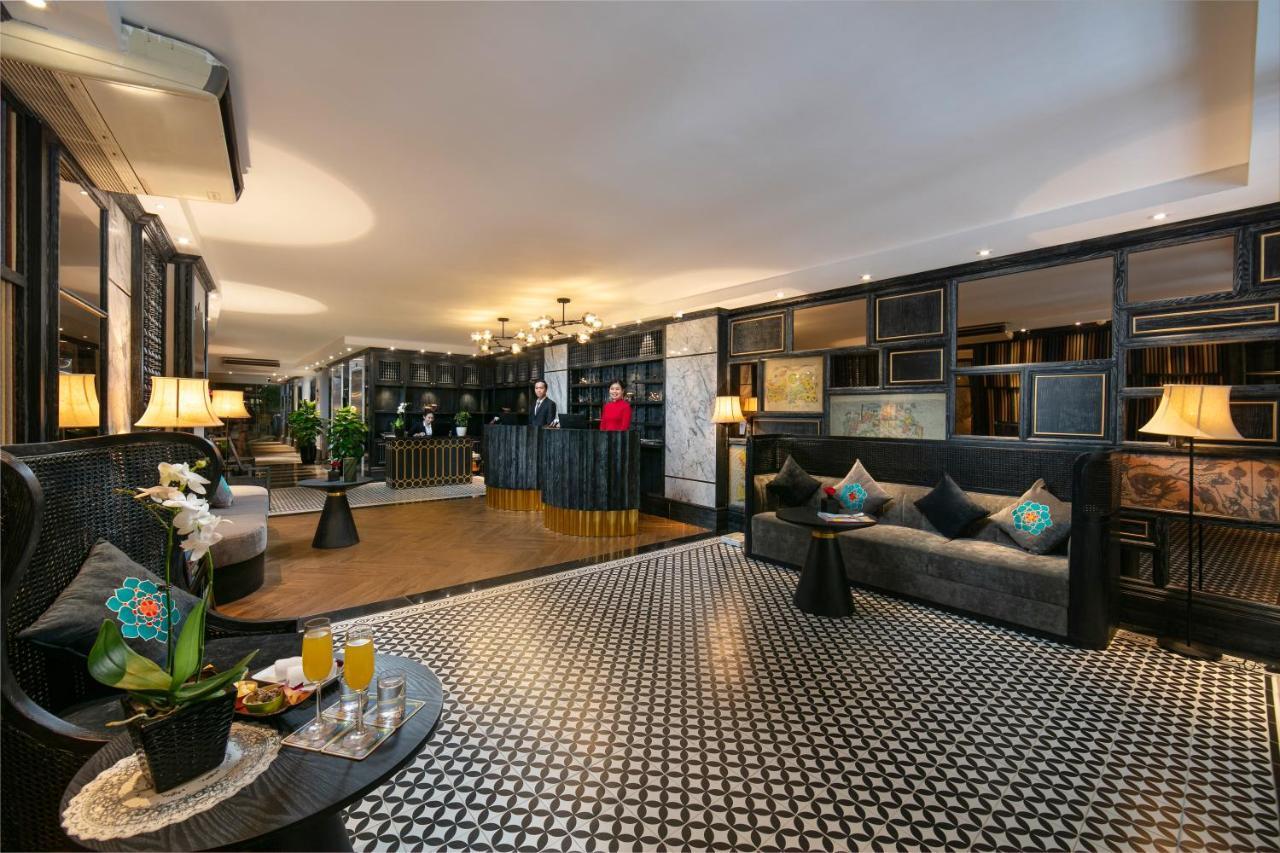 Hotel Shining & 4*