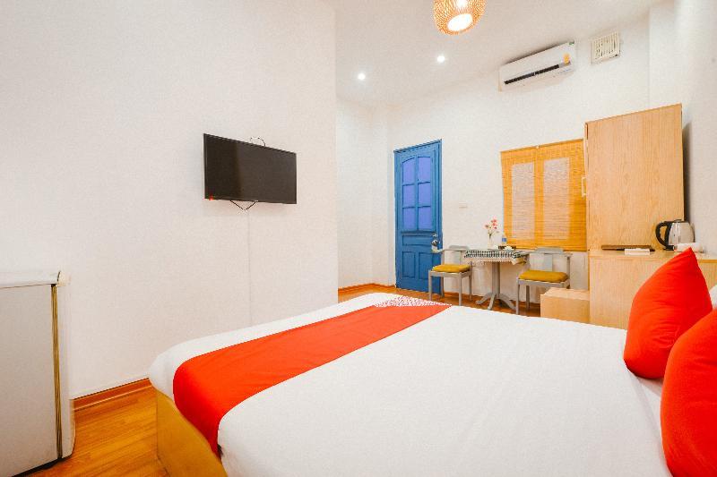 Oyo 268 Pavilion Hotel