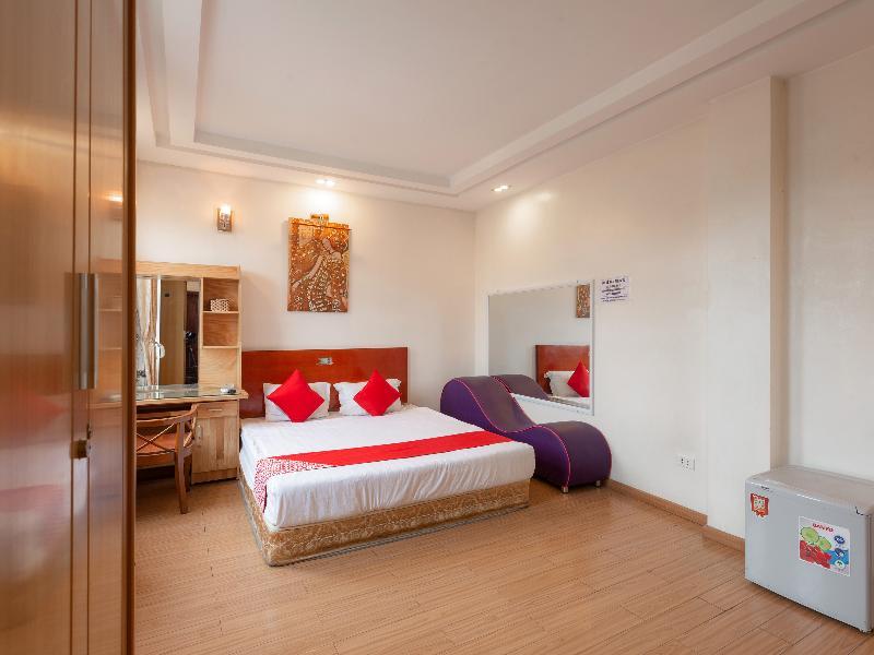 Hotel Oyo 472 Lenka 2*