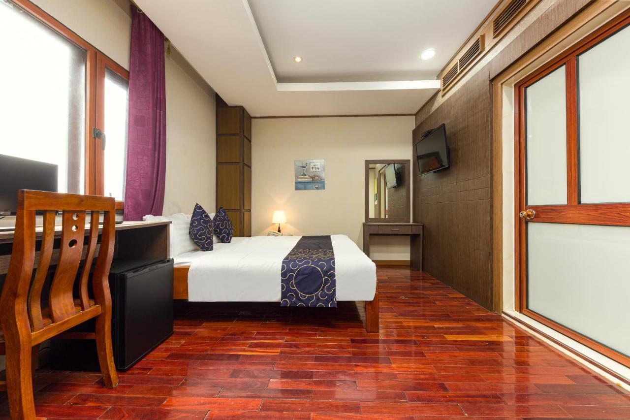 Hotel Oyo 1107 Dream Gold 1 2*