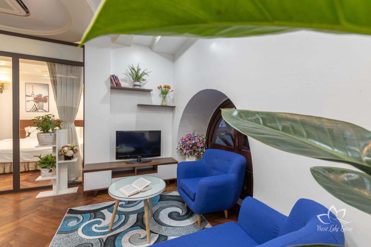 The Lakeside - West Lake Lotus Apartment 2*