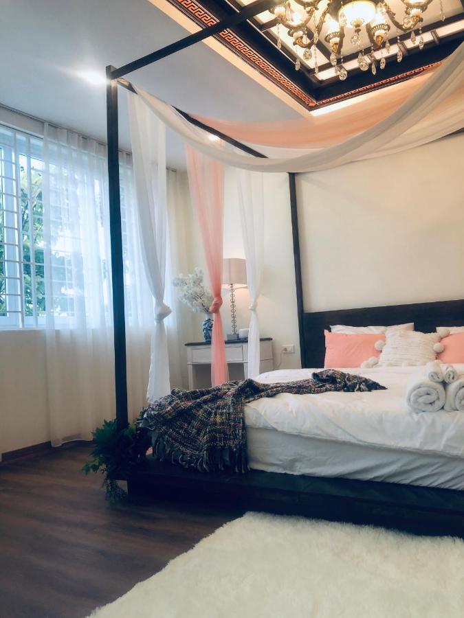 Papahouse 0m To Westlake 5 Star View Homestay Hanoi