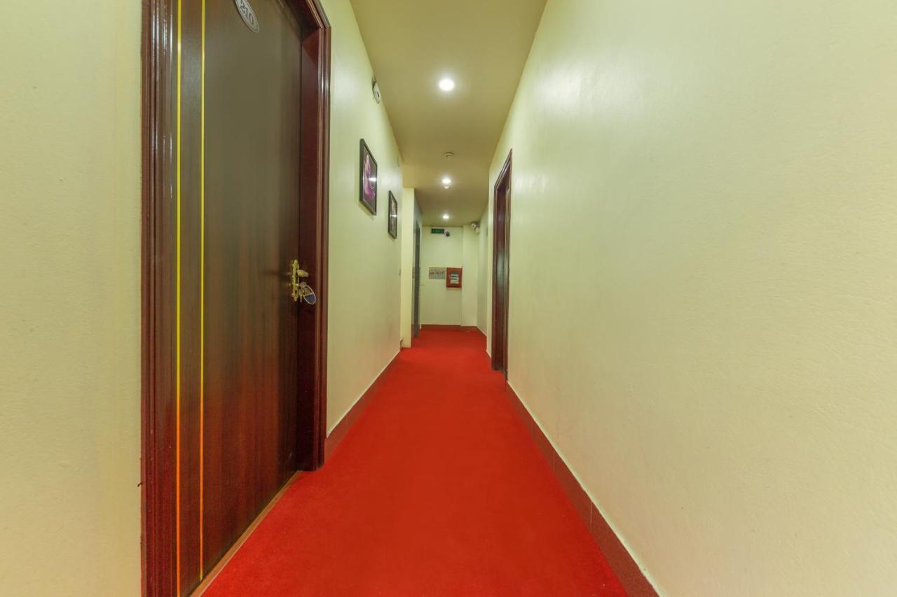 Oyo 1046 Saigon Palace - Tran Quoc Hoan 2*