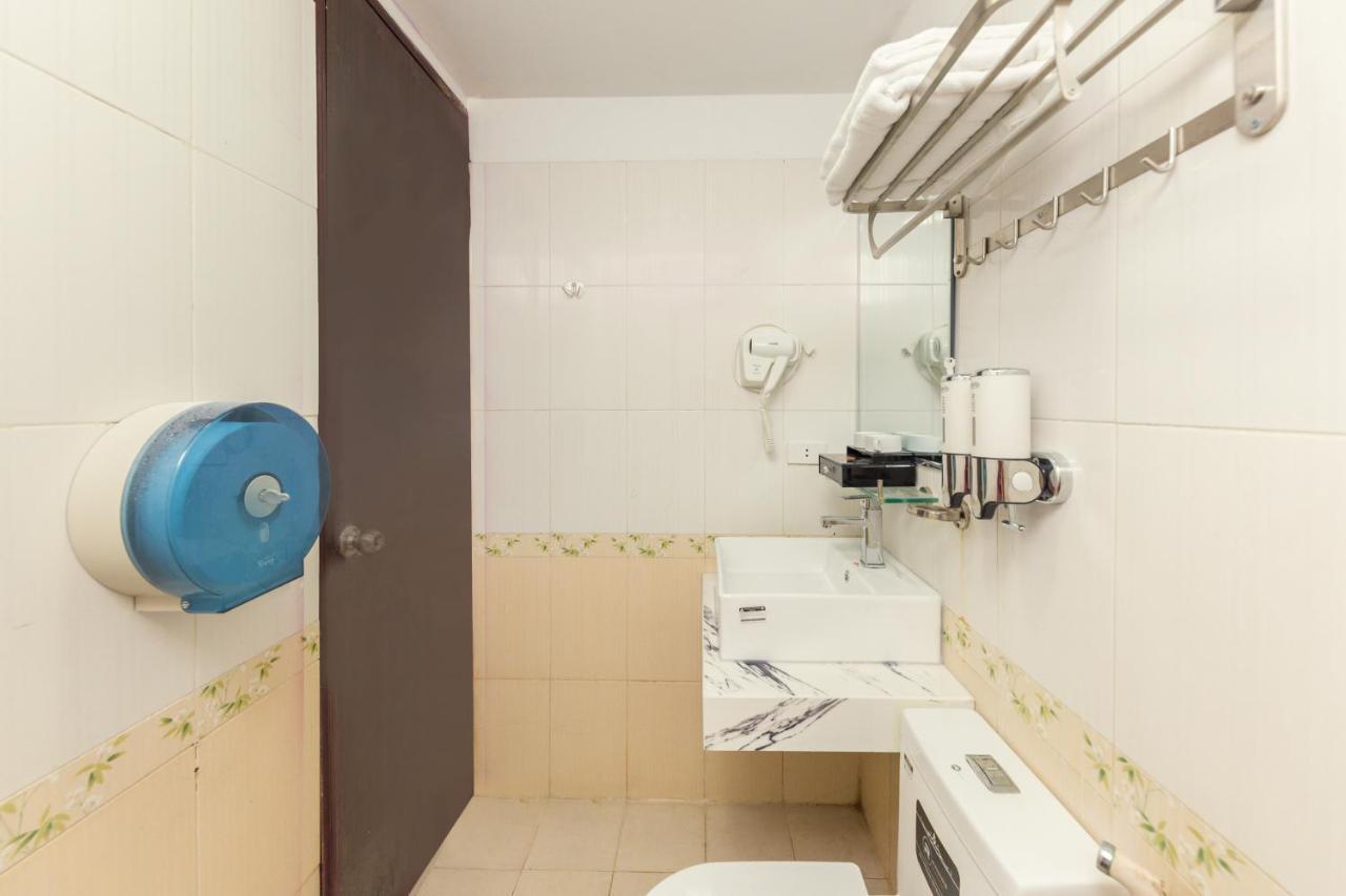 Oyo 1046 Saigon Palace - Tran Quoc Hoan 2*