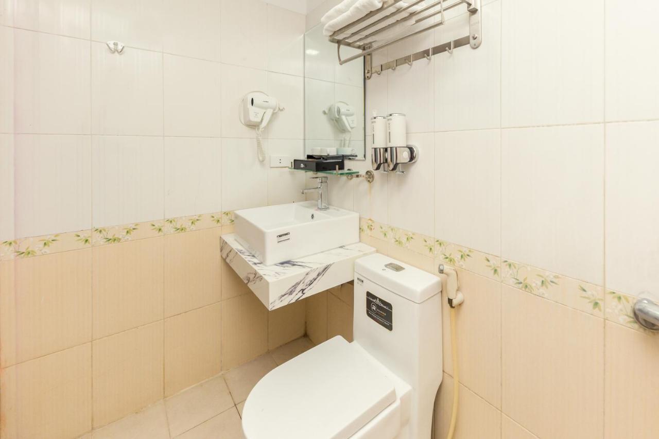Hotel Oyo 1046 Saigon Palace - Tran Quoc Hoan 2*