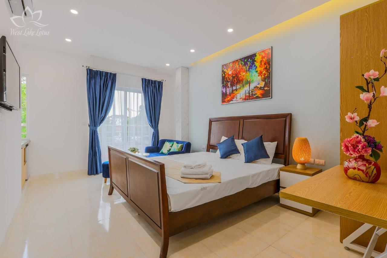 The Lakeview - West Lotus Hotel