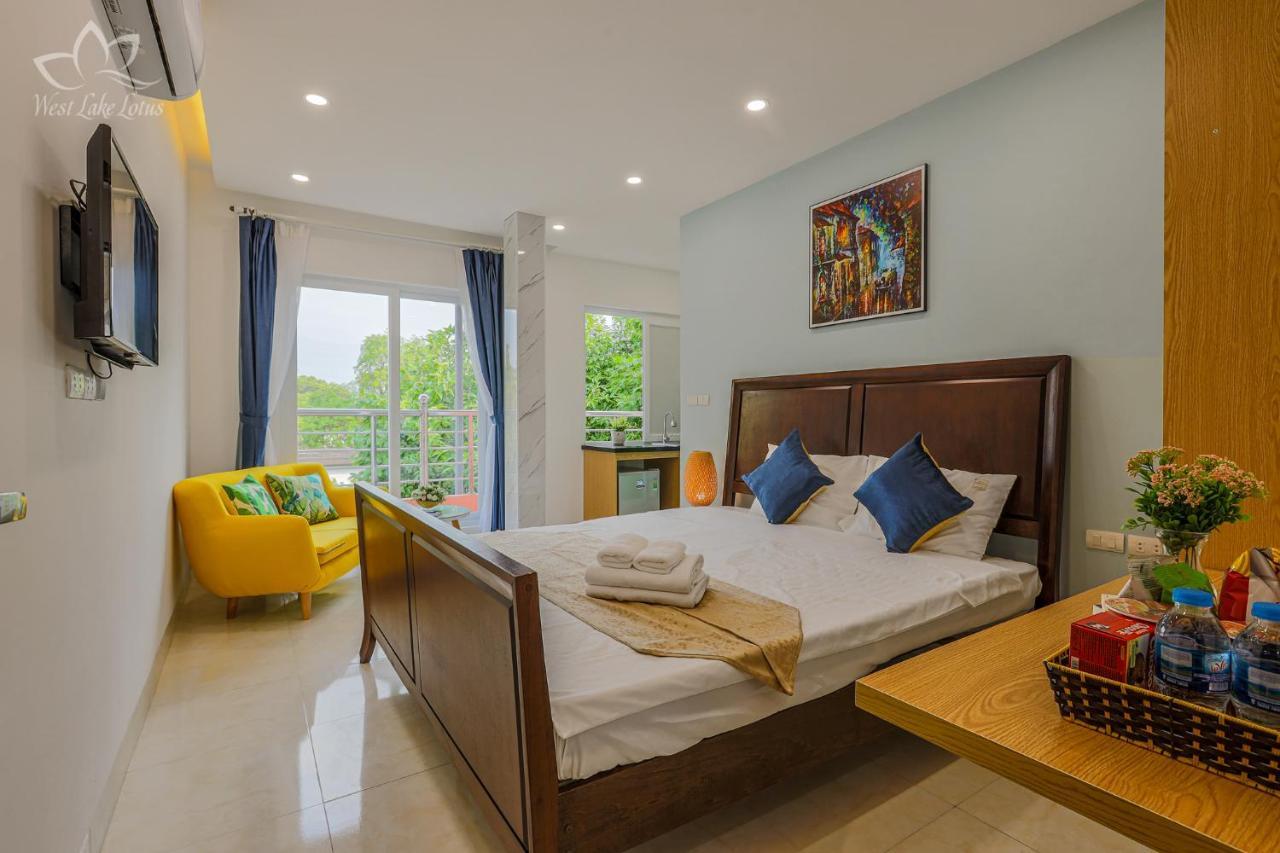 The Lakeview - West Lotus 2*