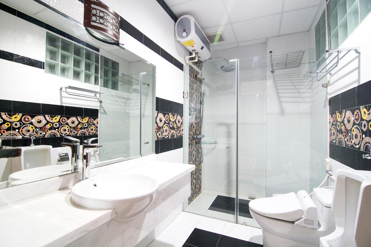 Canary Ha Noi Hotel 3*
