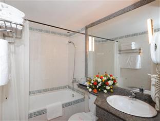 Hotel Four Seasons 3*