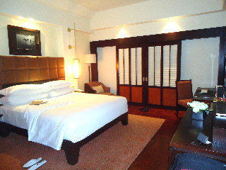 Royal Gate Hotel