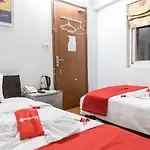 Reddoorz @ Dinh Liet Street