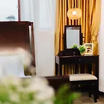 Sunstay Paradise