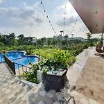 Praha Villa Tam Dao - Venue Travel