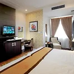 New Era Hotel & Villa