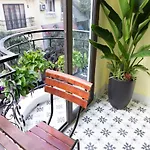 Rosy Old Quarter Homestay