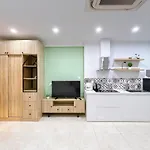 Homestay Vinhomes Dcapital 119 Tran Duy Hung Cau Giay