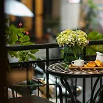 San Boutique Hotel & Travel
