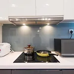 Premium Apartment Vinhomes Metropolis Badinh