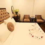 Royal Van Phu Hotel