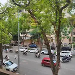 Boulevard Rollandes House
