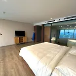 Duplex Apartment At Pentstudio Westlake - 2H Homestay