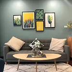 Westlake Homestay Hanoi - D\'Le Roi Soleil