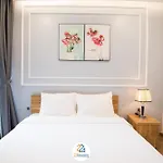 Sunny Vinhome Metropolis Apartment