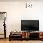 Wecozy Pacific - Spacious Apartment, Train Station Side