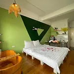 Zoomhome - Homestay Ho Tay