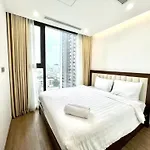 Premium Apartment Vinhomes Metropolis Badinh