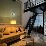 Zeus Living - Old Quater Homestay