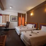 Golden Sunshine Villa Hotel And Travel