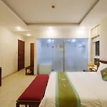 Ngan Ha Hotel Long Bien