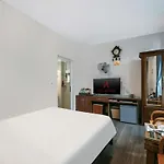 A25 Hotel - Doi Can 2
