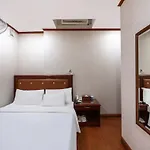 A25 Hotel - 221 Bach Mai
