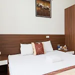 OYO 472 Khách sạn Lenka gần Bệnh viện Nam Thăng Long