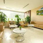 Oyo 930 Thang Long Hotel