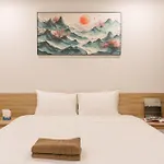 Lux Japan Town Studio