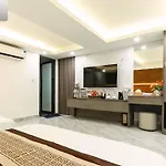 Queen Luxury Hotel