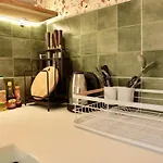 Old Quarter Center - 3 Beds- Netflix - Big Balcony