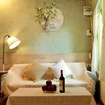 Old Quarter Center - 3 Beds- Netflix - Big Balcony