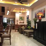 Old Quarter Family Hotel