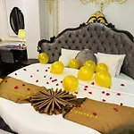 Luxury Place Hotel