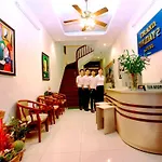 Khách sạn Grand Holiday 2