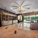 Lake Side Hotel