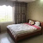 Khách Sạn SPOT ON 693 Hoàng Long