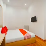 Oyo 268 Pavilion Hotel Hanoi
